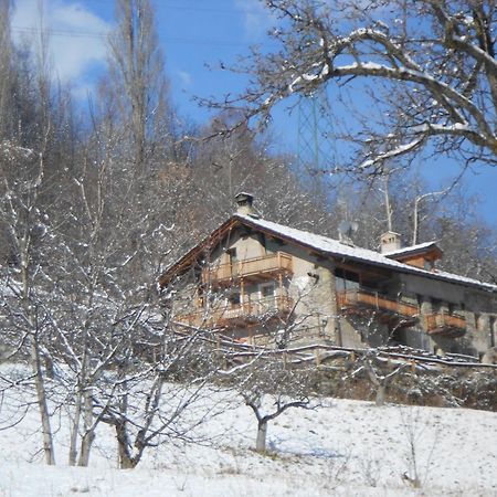 Villa La Fattoria Di Roven Gignod Exterior foto
