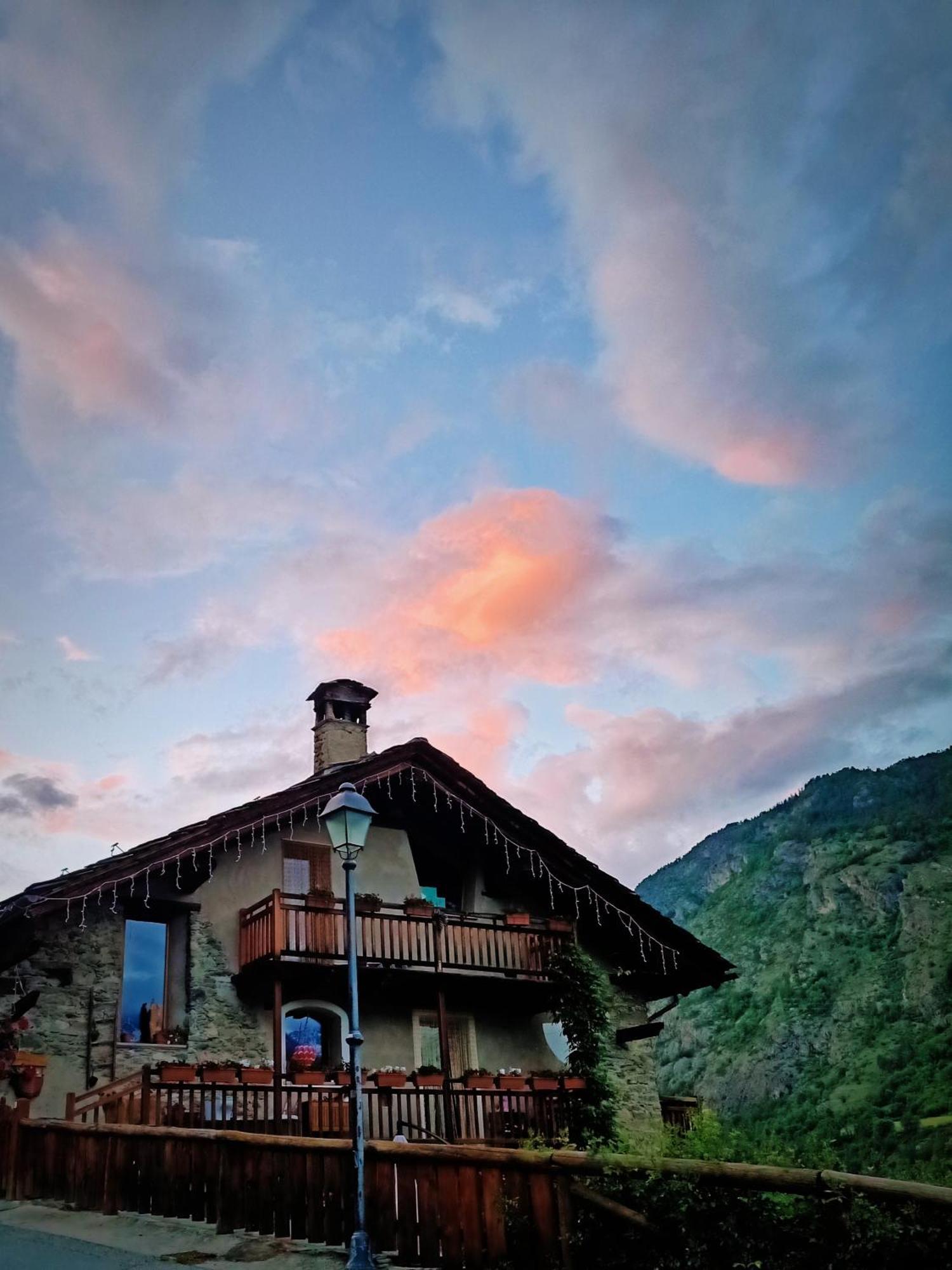 Villa La Fattoria Di Roven Gignod Exterior foto