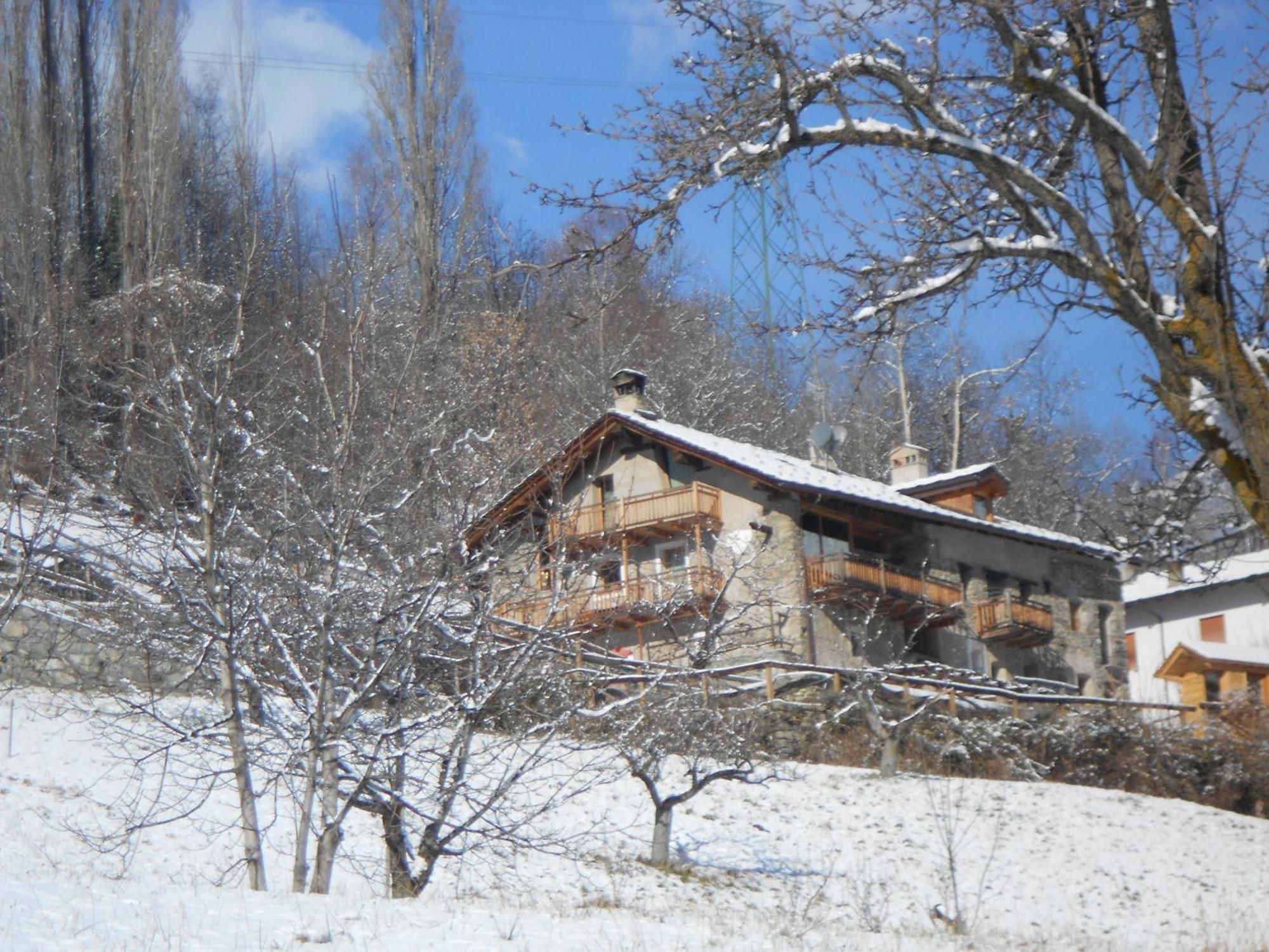 Villa La Fattoria Di Roven Gignod Exterior foto