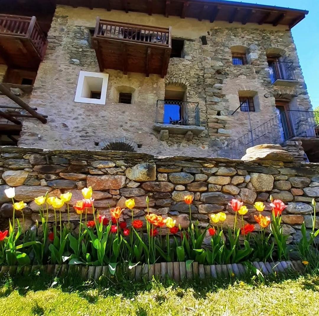 Villa La Fattoria Di Roven Gignod Exterior foto